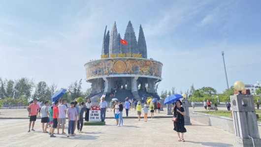 Móng Cái là điểm đến du lịch an toàn, văn minh cho du khách