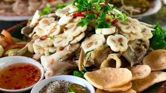 Cách làm gỏi gà măng cụt chuẩn vị Lái Thiêu