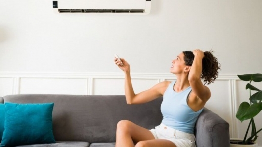 Ngồi điều hòa sau khi đi nắng có nguy cơ đột quỵ?