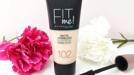 Giá mỹ phẩm kem nền Maybelline
